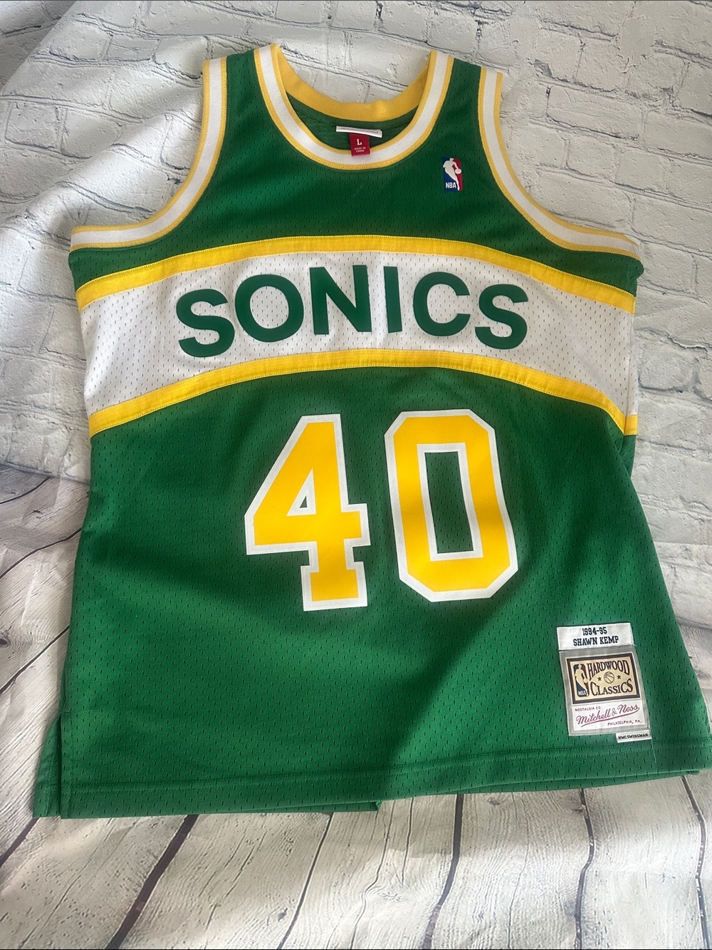 Mitchell & Ness sonics Kemp. Green, White & Yellow Sonics #40 Hardwood Jersey